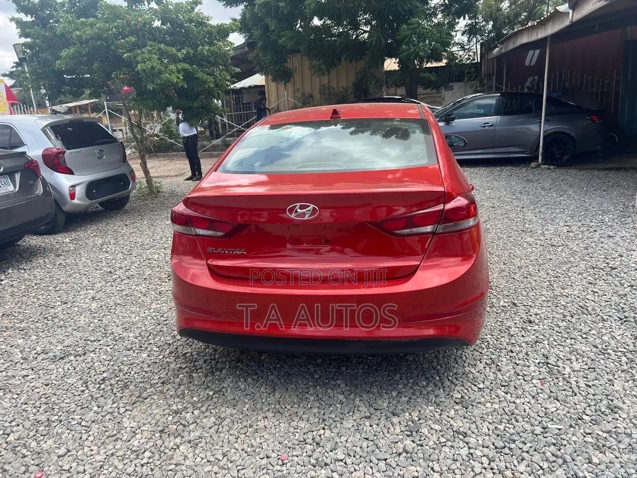 Hyundai Elantra SE Sedan FWD (2.0L 4cyl 6M) 2017 Orange