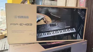 Yamaha E483 Keyboard