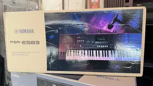 Yamaha E583 Keyboard