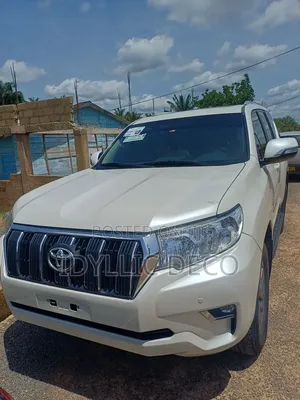Toyota Land Cruiser Prado 2.7 2019 White