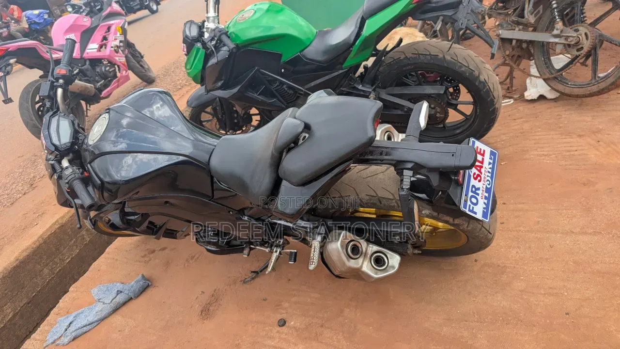 Kawasaki 2021 Black