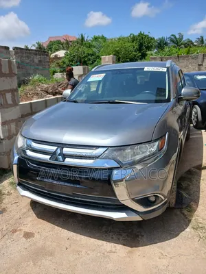Mitsubishi Outlander 2.4 PHEV AWD 2017 Gray