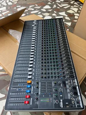 Yamaha SMX-2400 ( Mixer 24 Channel)