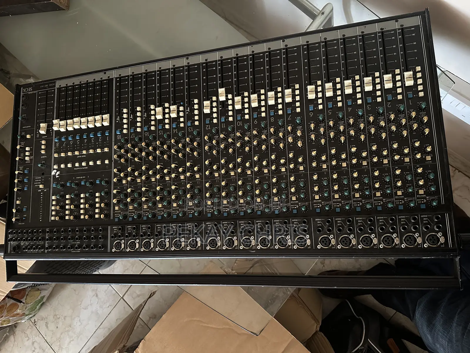 Professional Seck 1882 Mkii 18-Channel British Analog Mixer(Unit Only)
