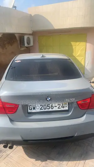 BMW 3 Series 320i RWD 2008 Gray