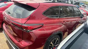Toyota Highlander XSE 2022 Red
