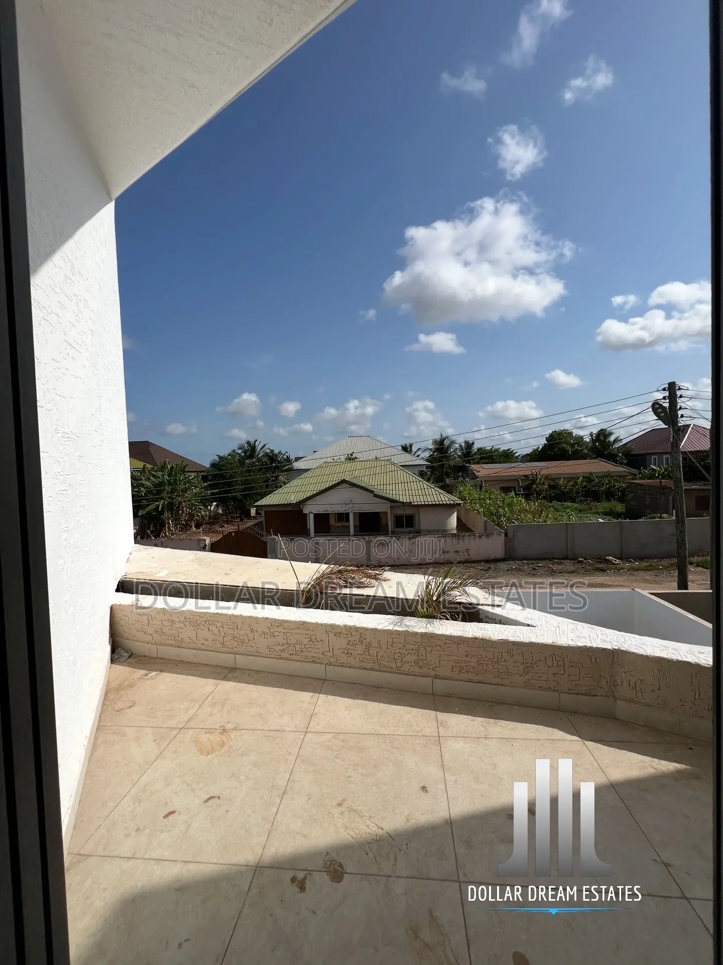 3bdrm House in Adjiriganor for sale
