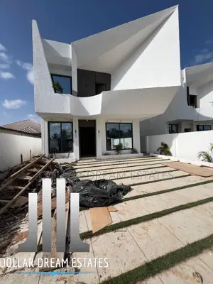 3bdrm House in Adjiriganor for sale
