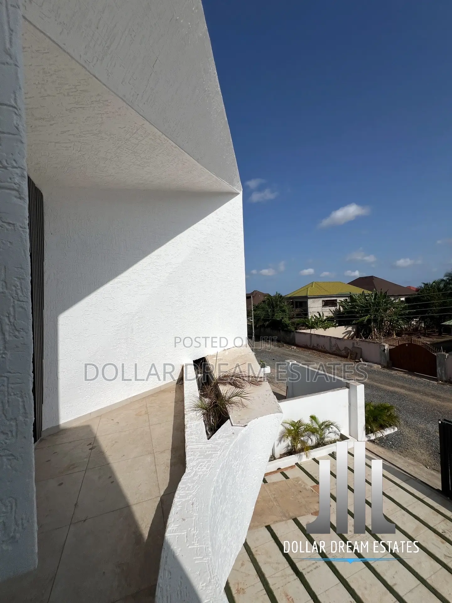 3bdrm House in Adjiriganor for sale