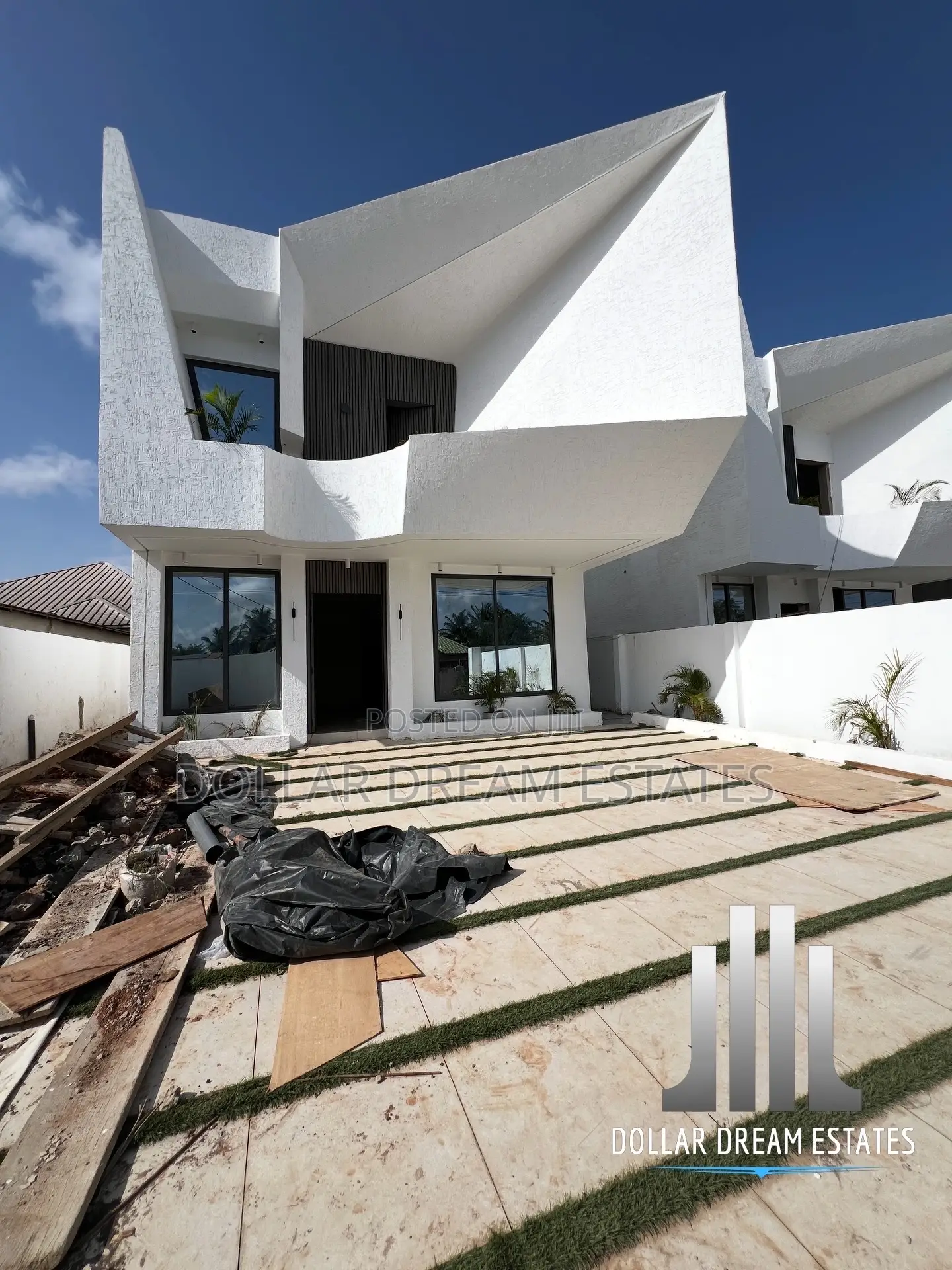 3bdrm House in Adjiriganor for sale