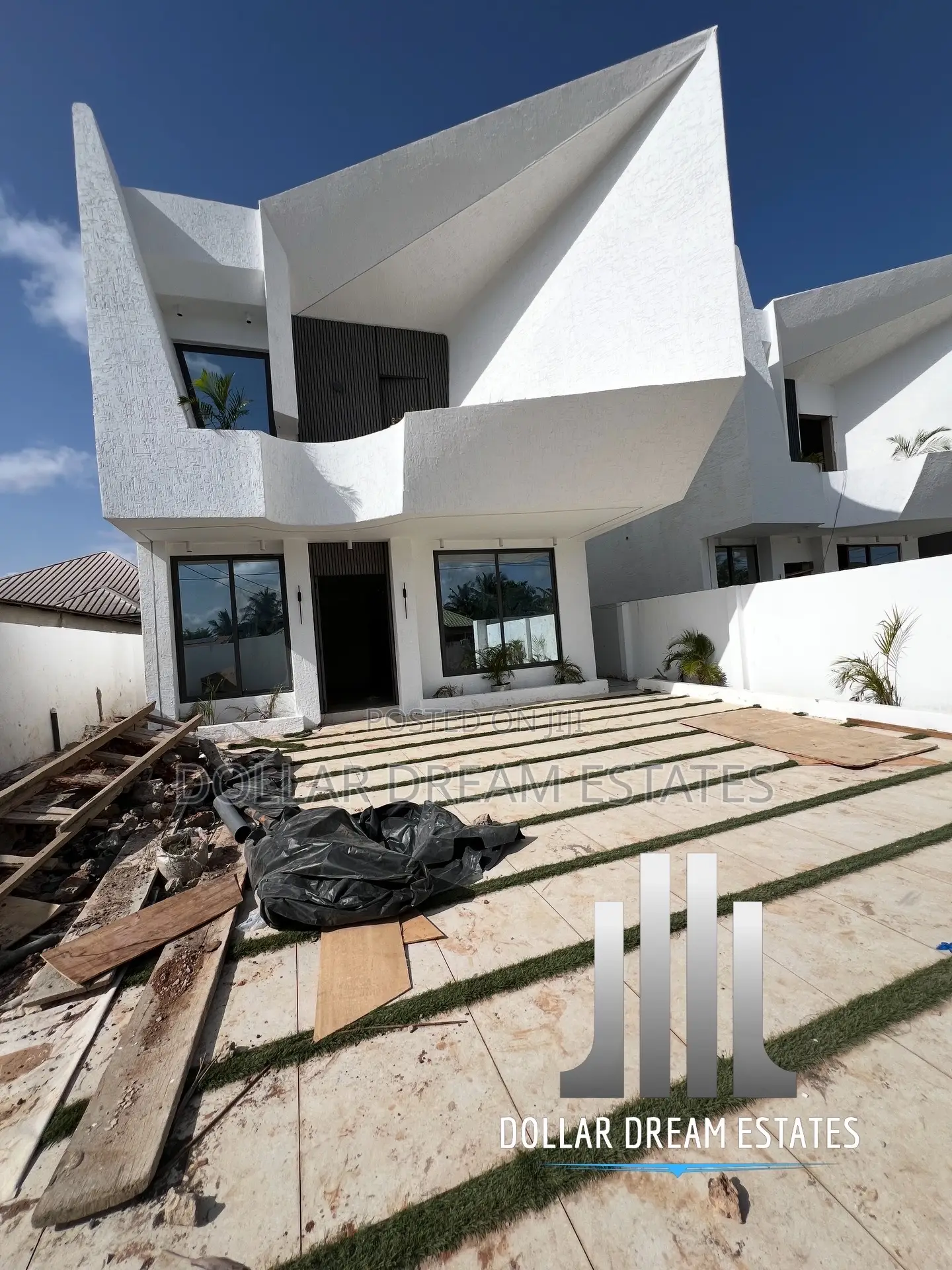 3bdrm House in Adjiriganor for sale