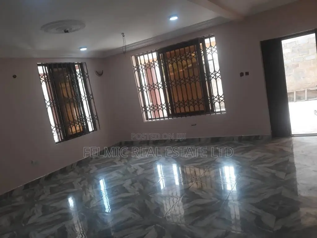 10bdrm Apartment in Felmic Real Estate, Kwabenya for sale