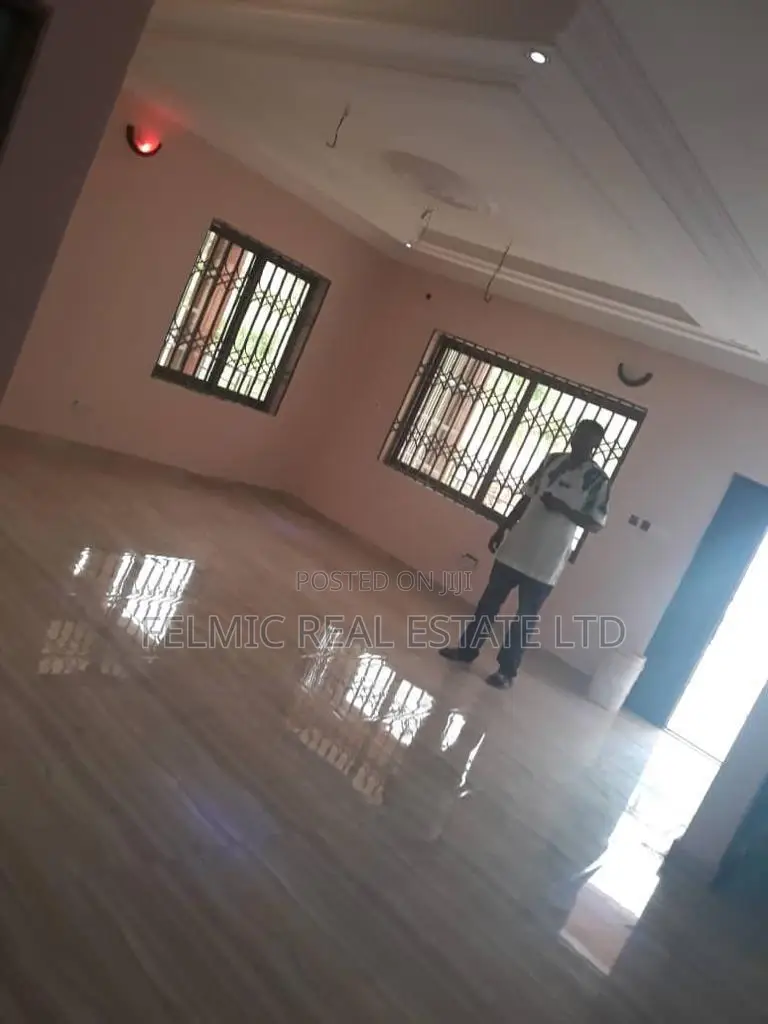 10bdrm Apartment in Felmic Real Estate, Kwabenya for sale