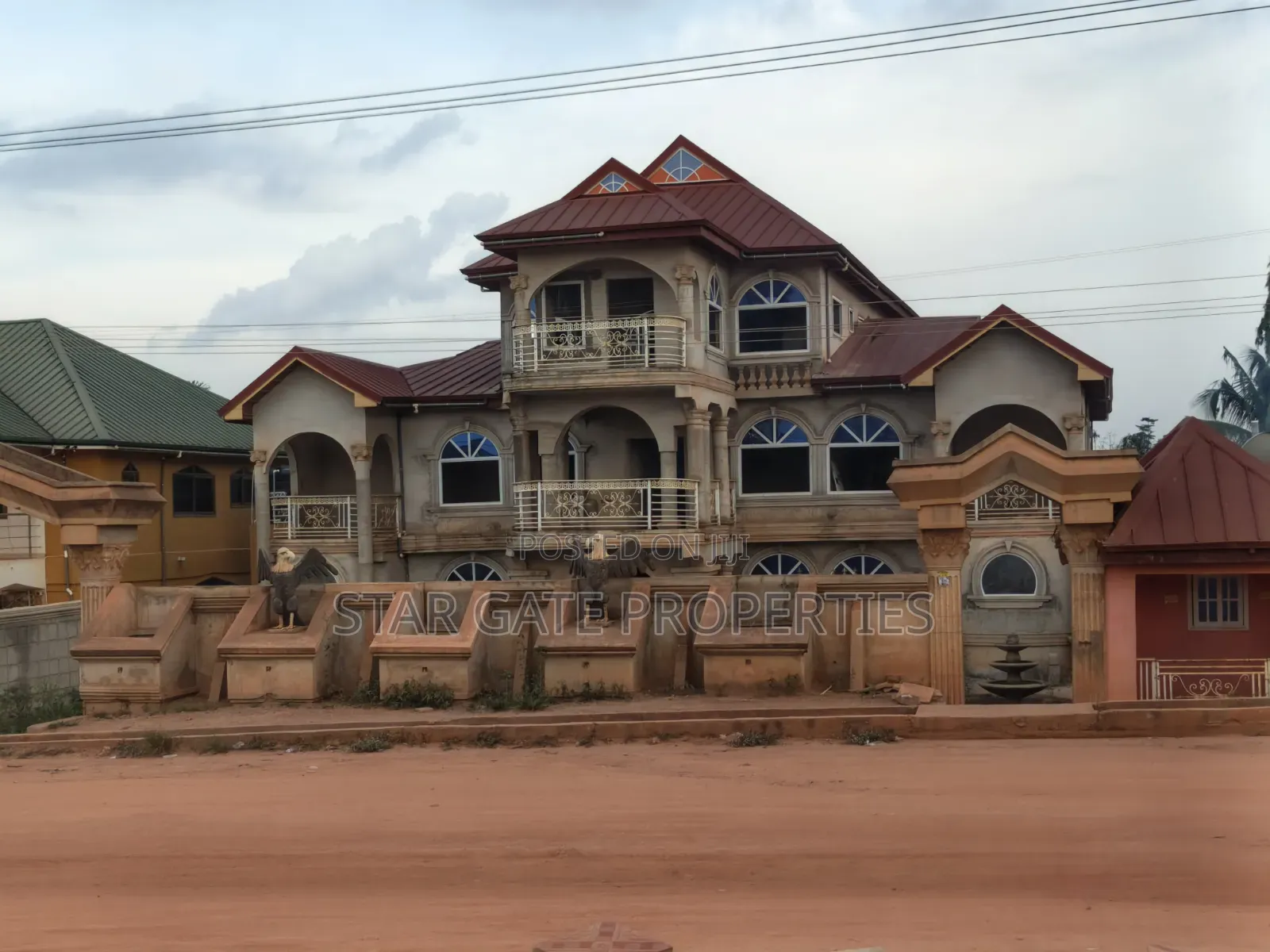 20bdrm House in Kenyasi Abrem Road., Kumasi Metropolitan for sale