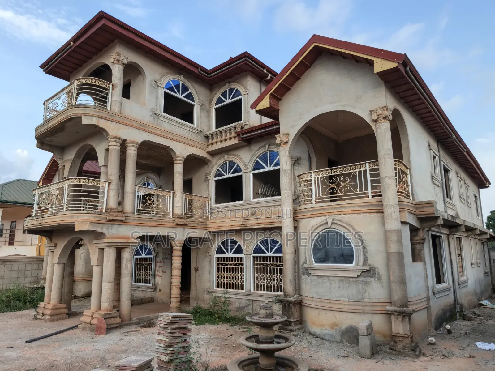 20bdrm House in Kenyasi Abrem Road., Kumasi Metropolitan for sale