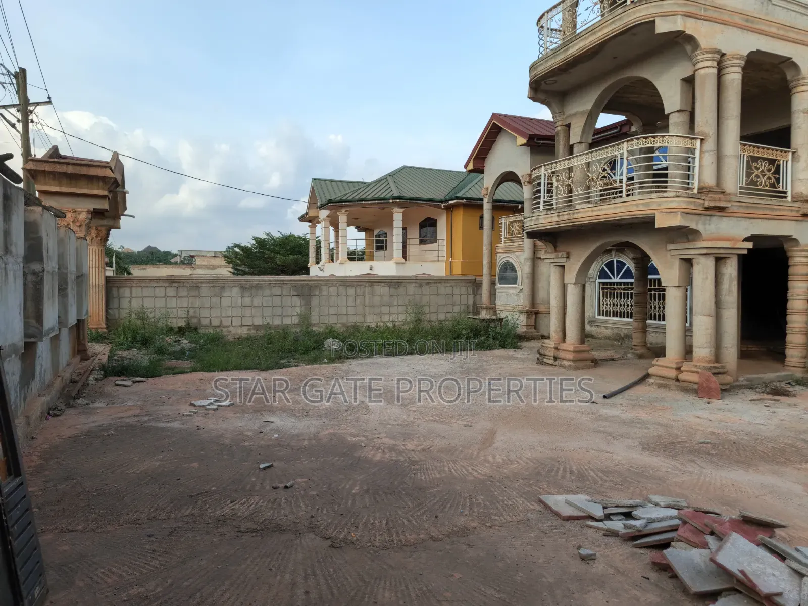 20bdrm House in Kenyasi Abrem Road., Kumasi Metropolitan for sale