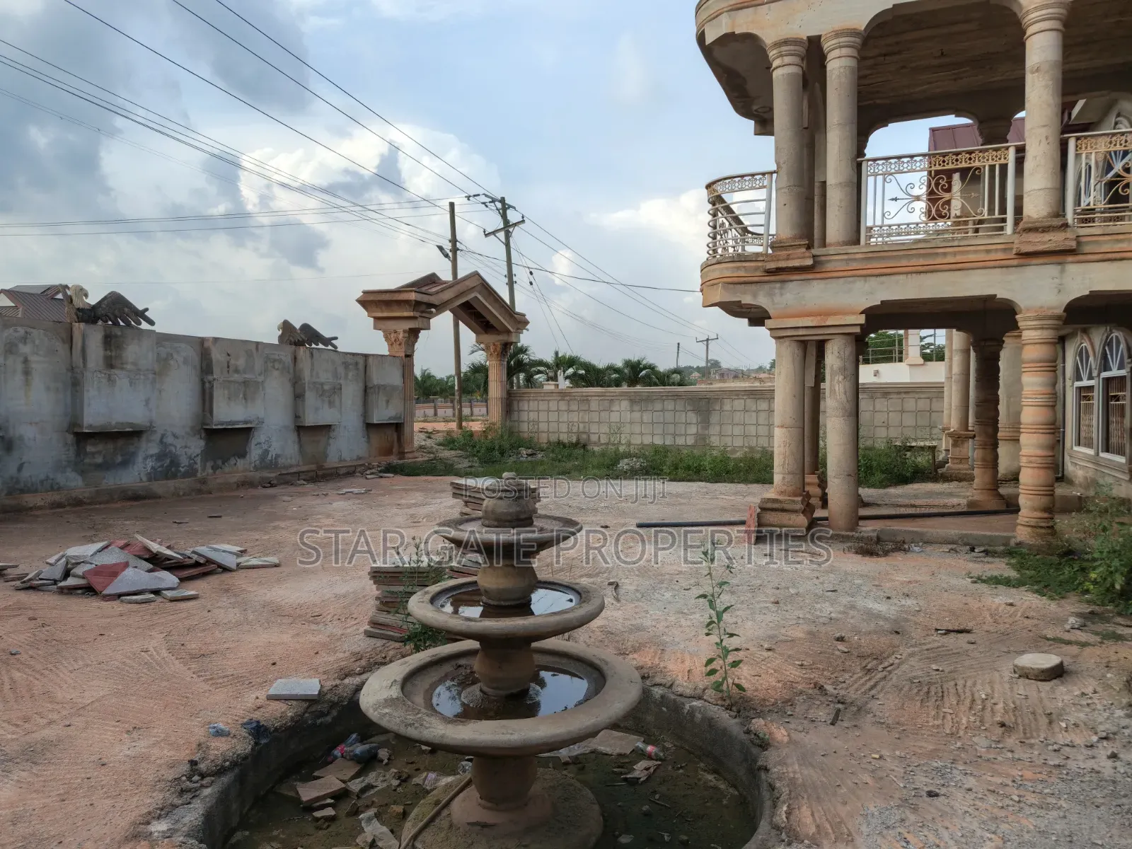 20bdrm House in Kenyasi Abrem Road., Kumasi Metropolitan for sale