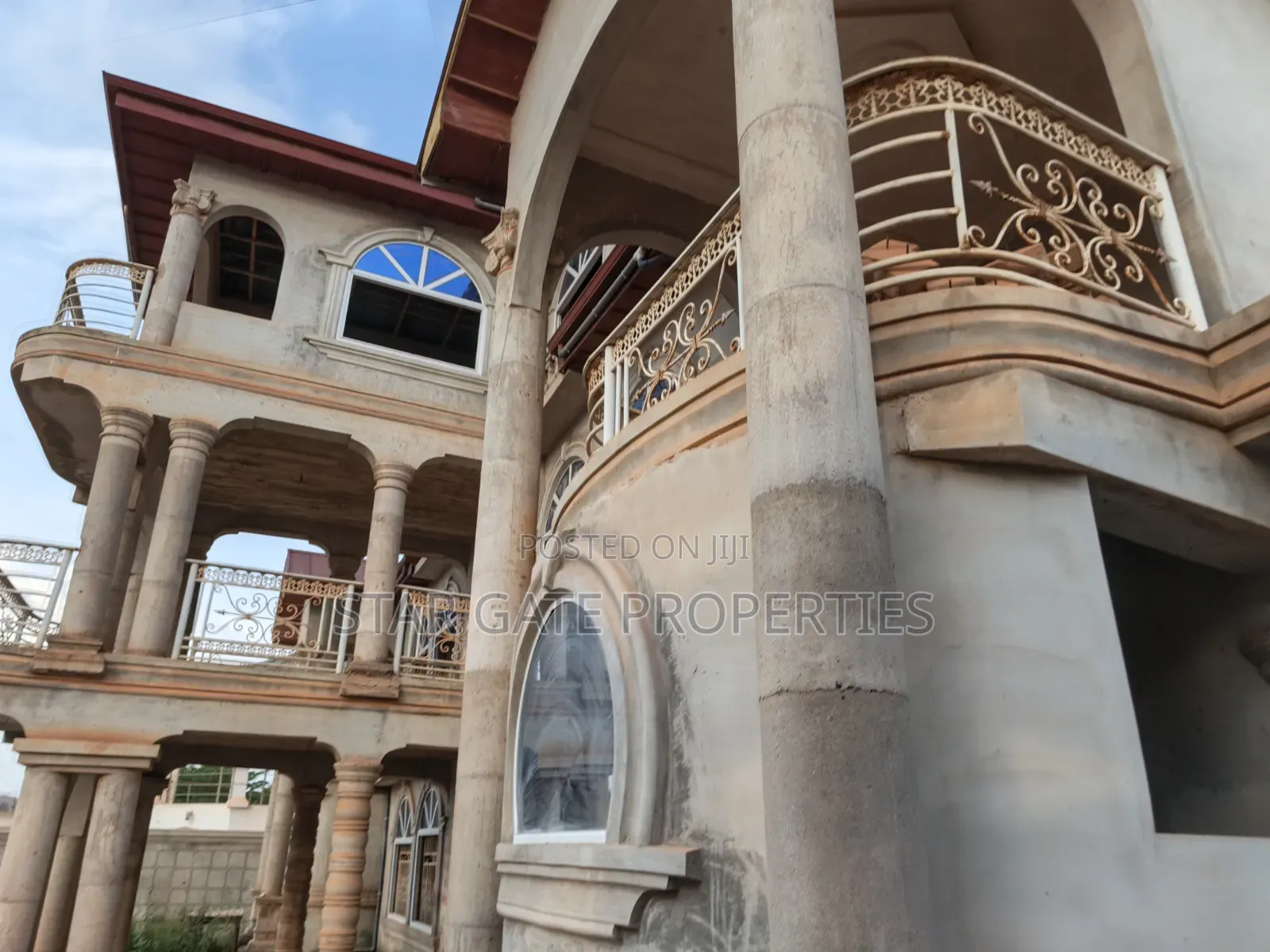20bdrm House in Kenyasi Abrem Road., Kumasi Metropolitan for sale