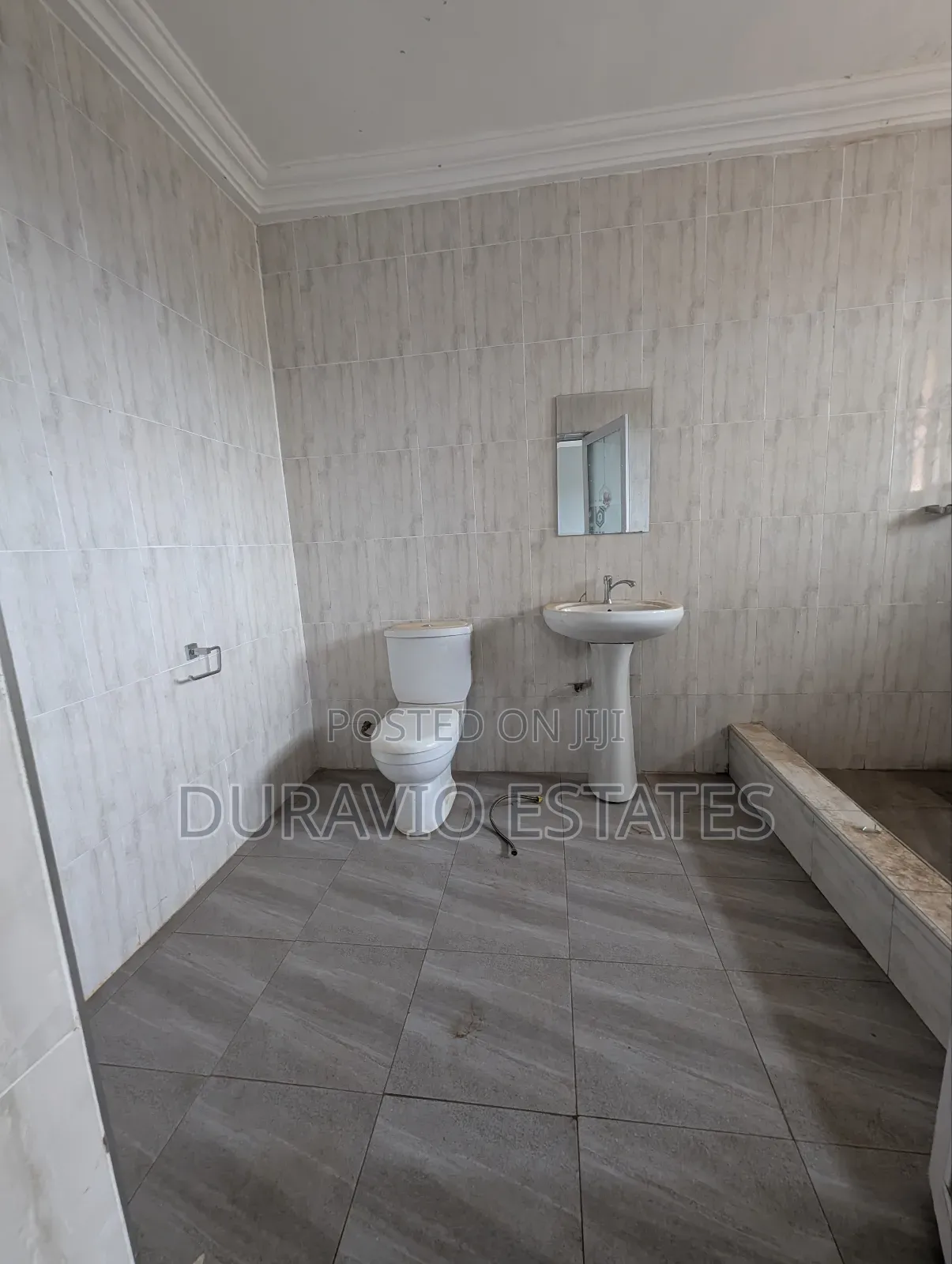 3bdrm Apartment in Atwima Boko, Hilltop, Kumasi Metropolitan for rent
