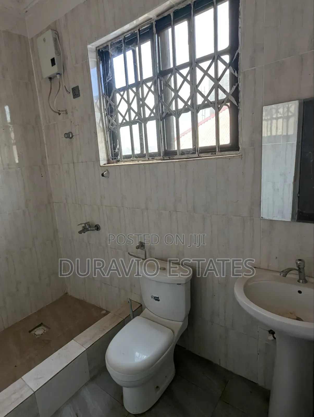 3bdrm Apartment in Atwima Boko, Hilltop, Kumasi Metropolitan for rent