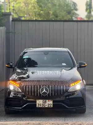 Mercedes-Benz C300 2018 Black