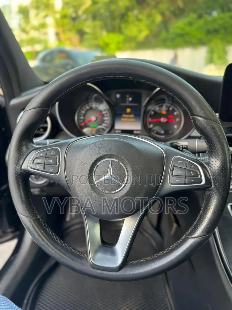 Mercedes-Benz C300 2018 Black