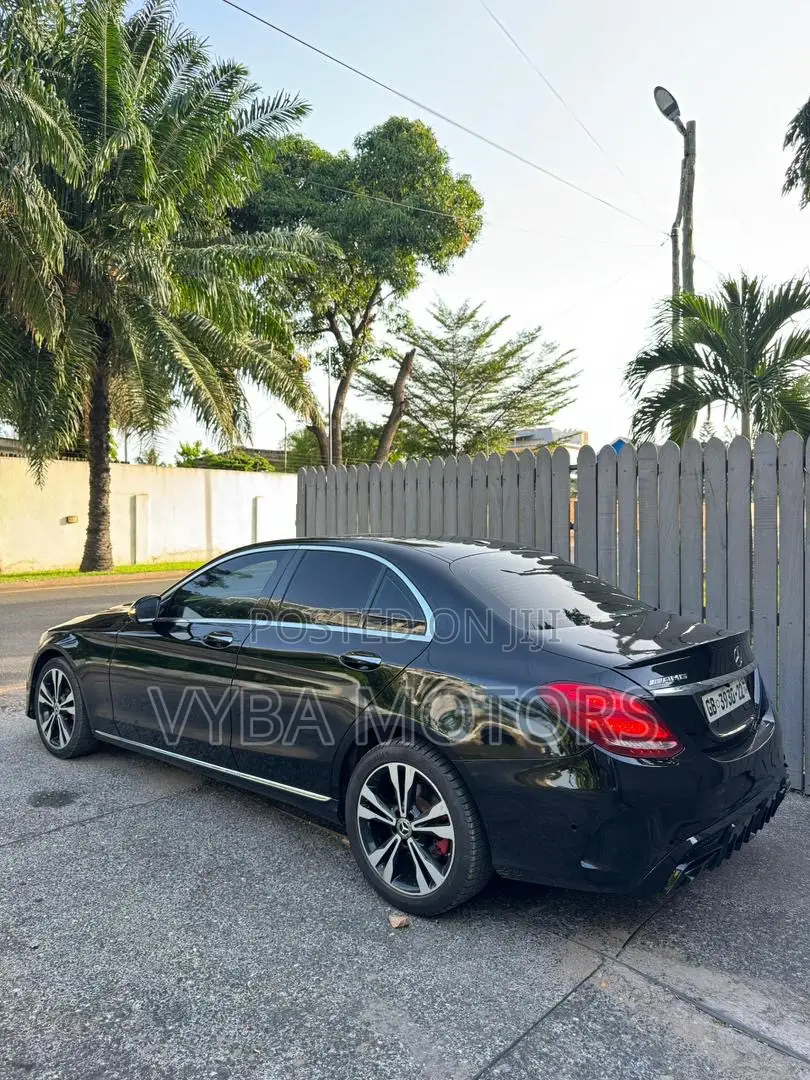 Mercedes-Benz C300 2018 Black