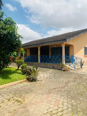 5bdrm House in Cfc Estate Dome for sale