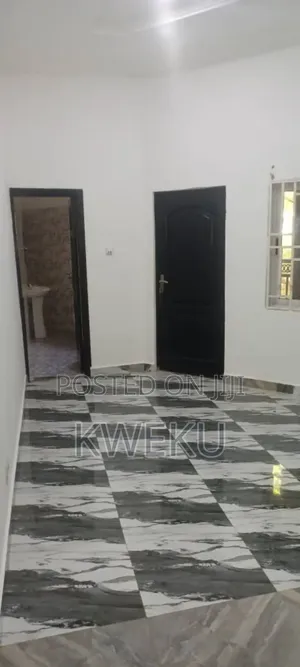 1bdrm Apartment in Estate Agency, Baatsona Total for rent