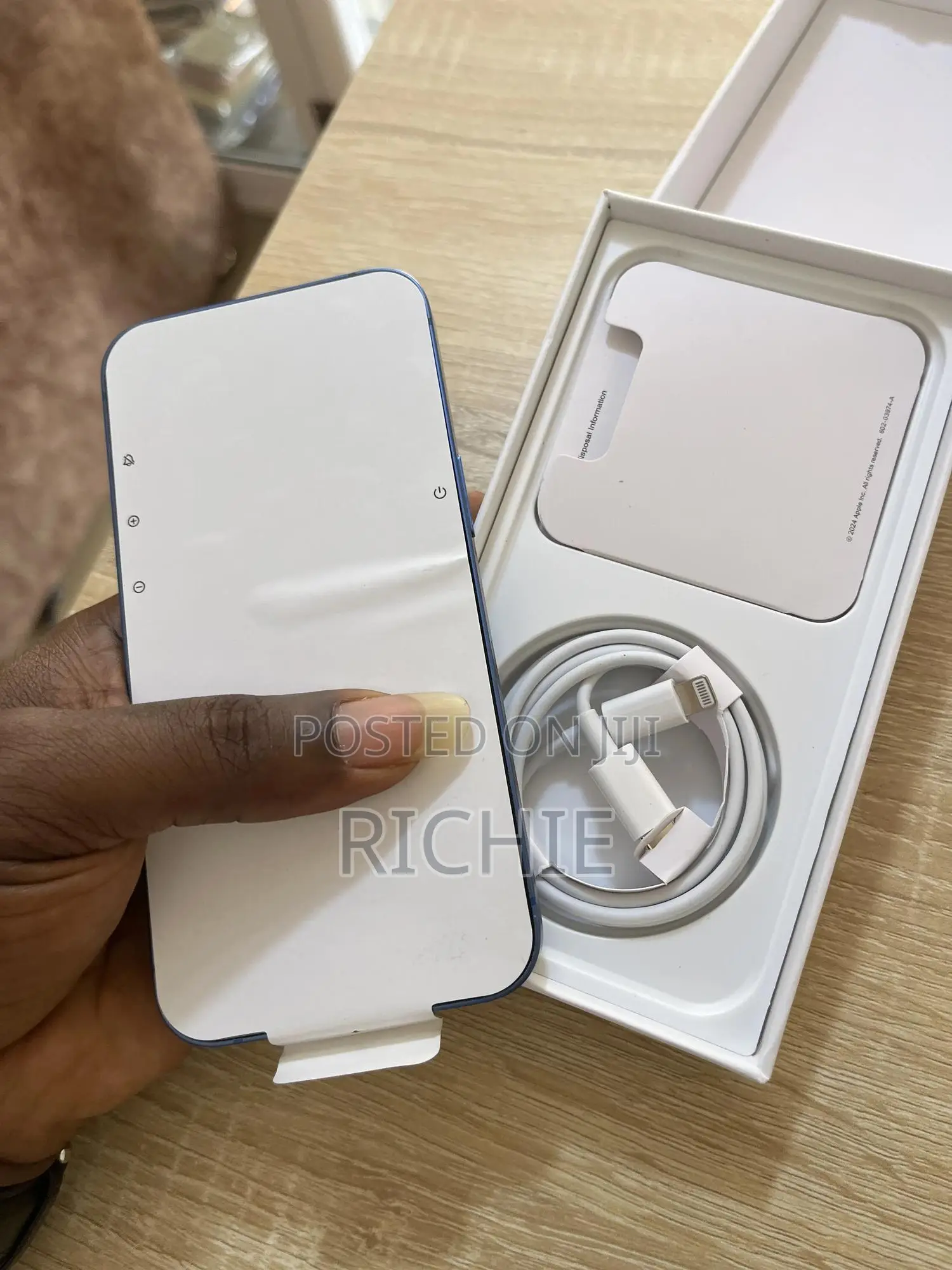 New Apple iPhone 13 256 GB Blue