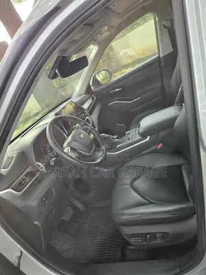 Toyota Highlander 2022 Silver