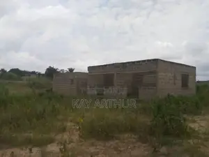 4bdrm Apartment in Amasaman for sale