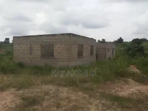4bdrm Apartment in Amasaman for sale
