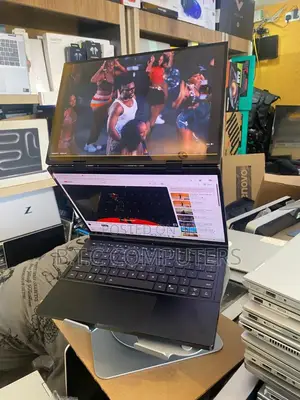 Laptop Asus Zenbook Duo 14 32GB Intel Core Ultra 9 SSHD (Hybrid) 1T
