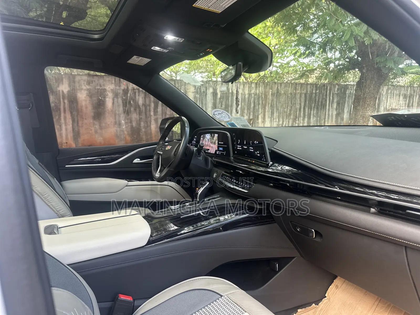 Cadillac Escalade 2021 White