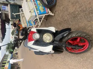 Yamaha 2021 White
