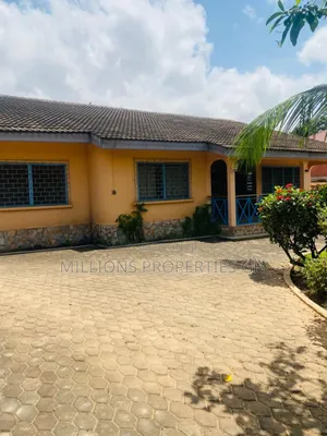 5bdrm House in Millions Properties, Accra Metropolitan for sale