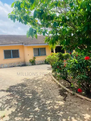5bdrm House in Millions Properties, Accra Metropolitan for sale