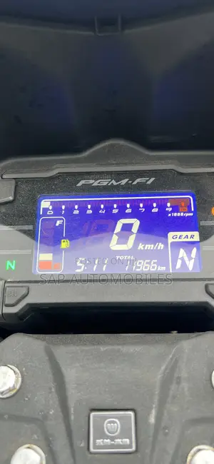 Honda CB 2022 Red