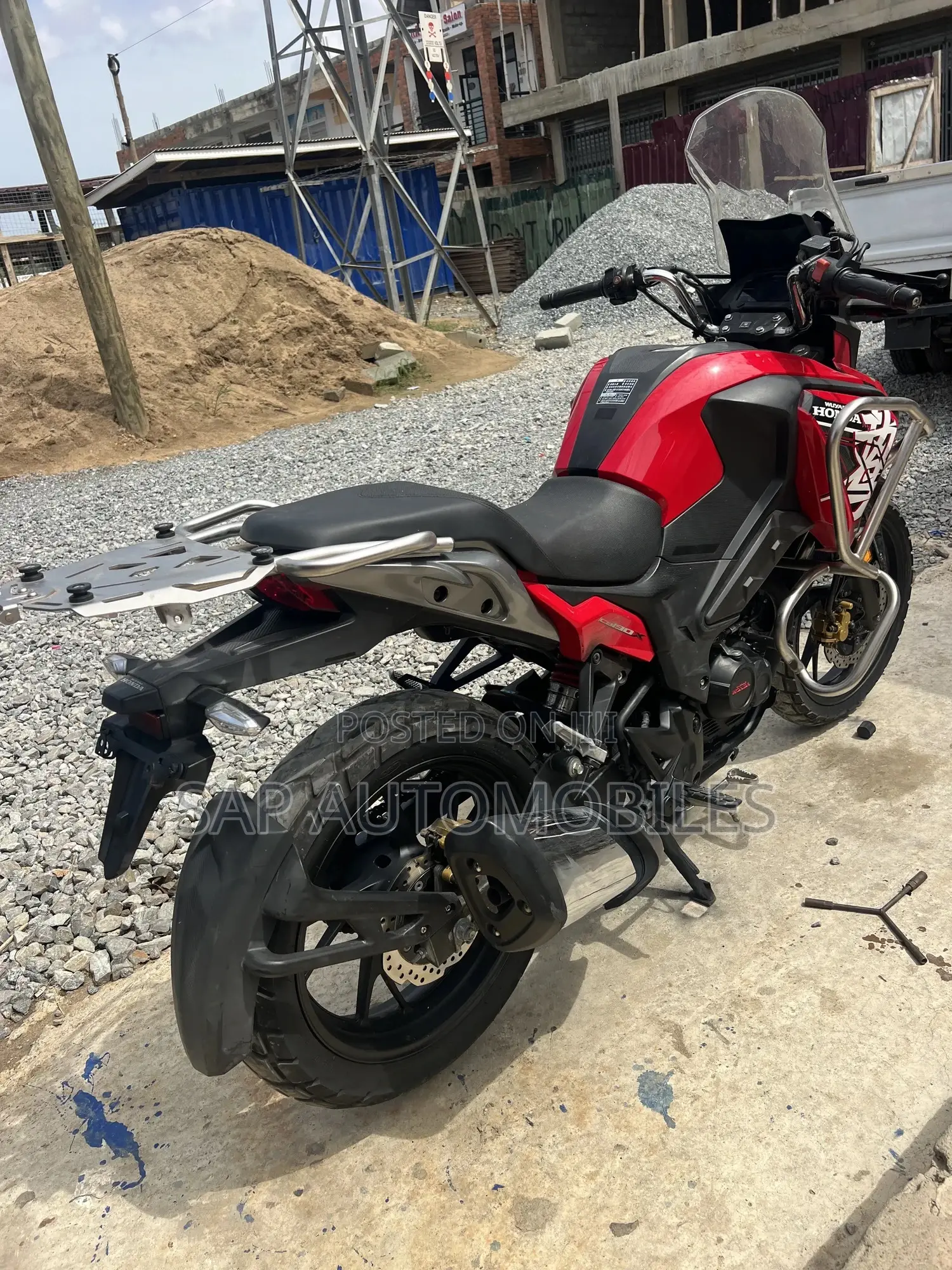 Honda CB 2022 Red