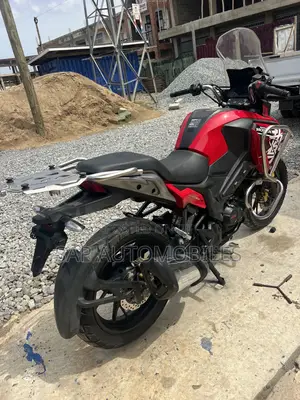 Honda CB 2022 Red
