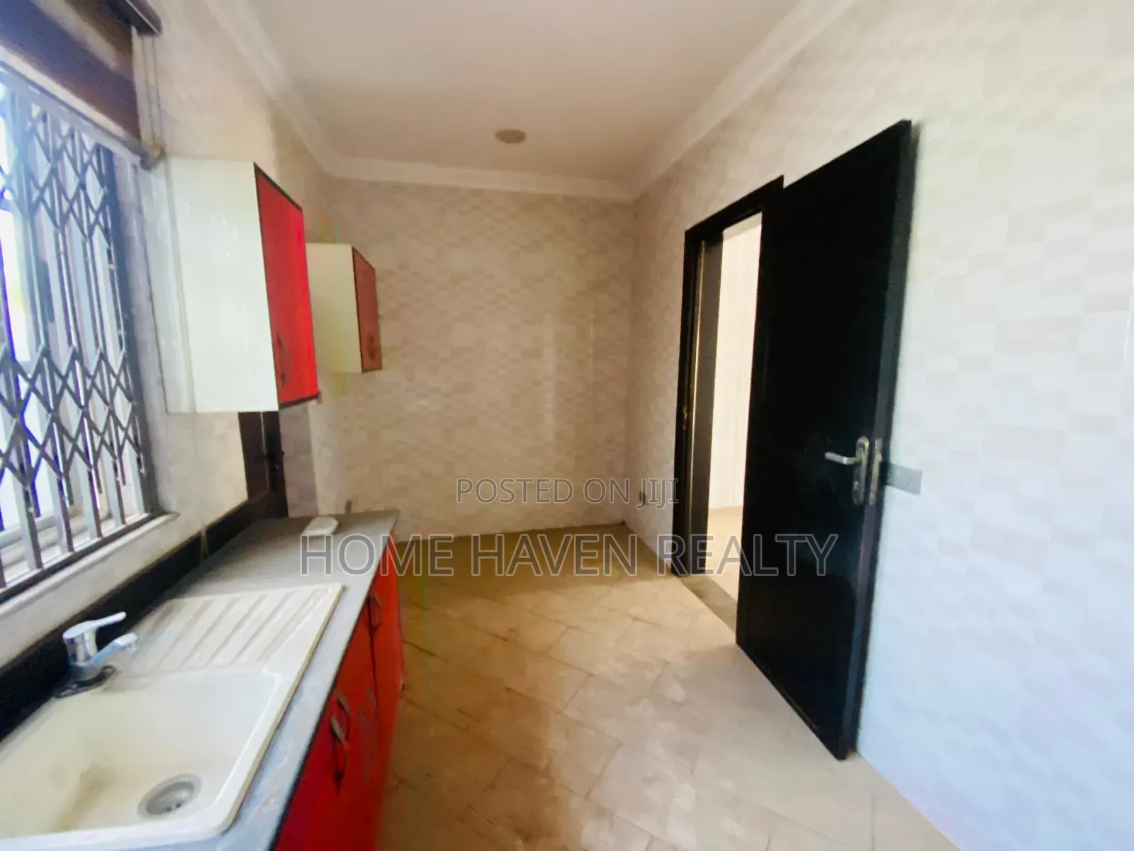 4bdrm House in Dome, Parakuo Estate for rent