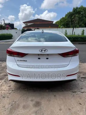 Hyundai Elantra 2017 White