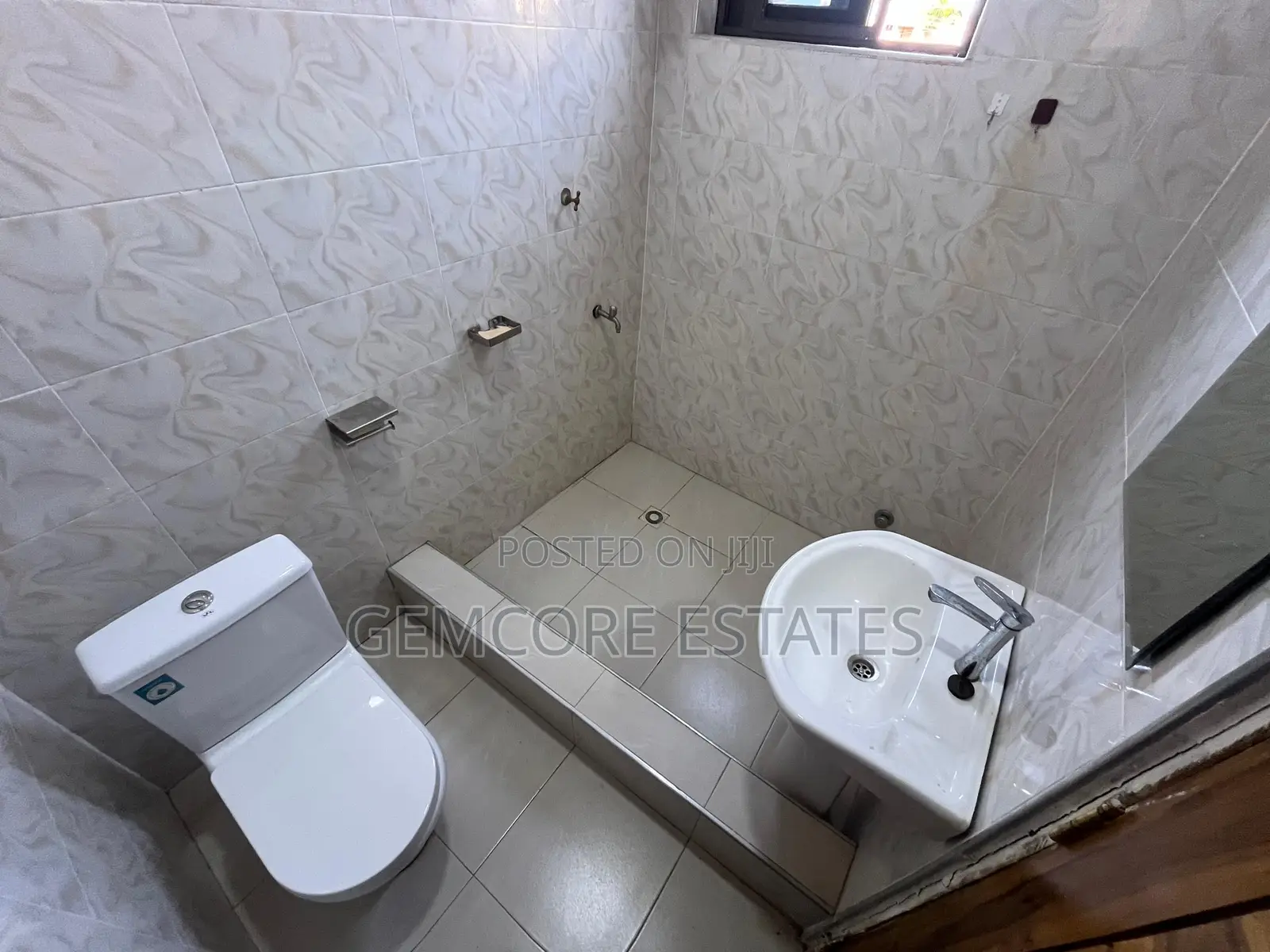 2bdrm Apartment in East Legon for rent