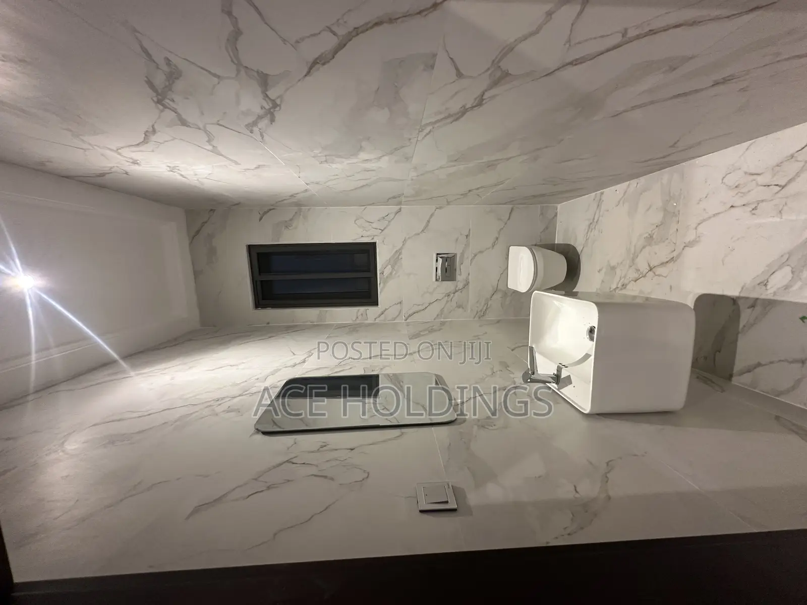 4bdrm Mansion in Ashaley Botwe, School Junction for sale
