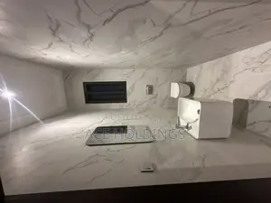 4bdrm Mansion in Ashaley Botwe, School Junction for sale