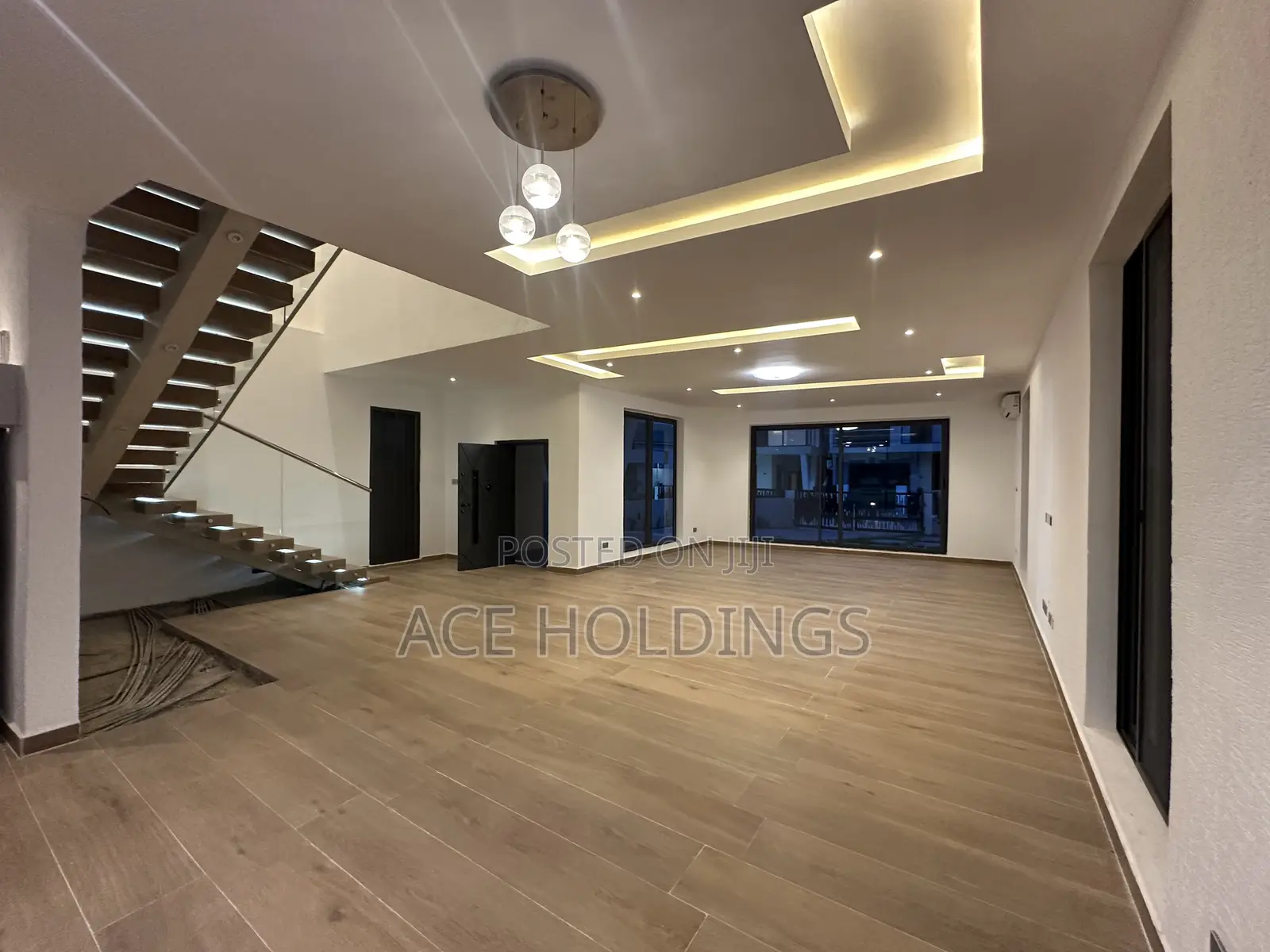 4bdrm Mansion in Ashaley Botwe, School Junction for sale