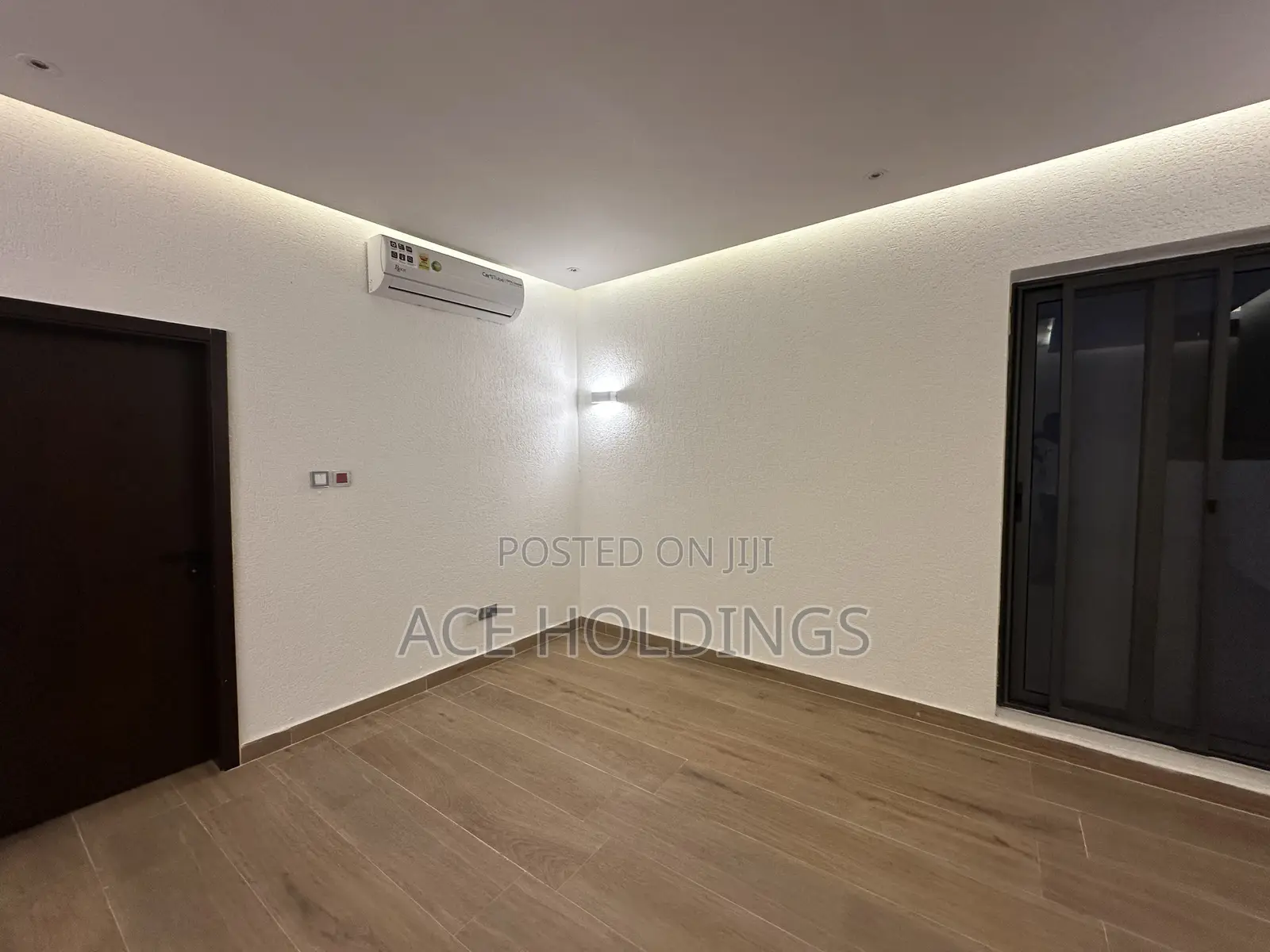 4bdrm Mansion in Ashaley Botwe, School Junction for sale