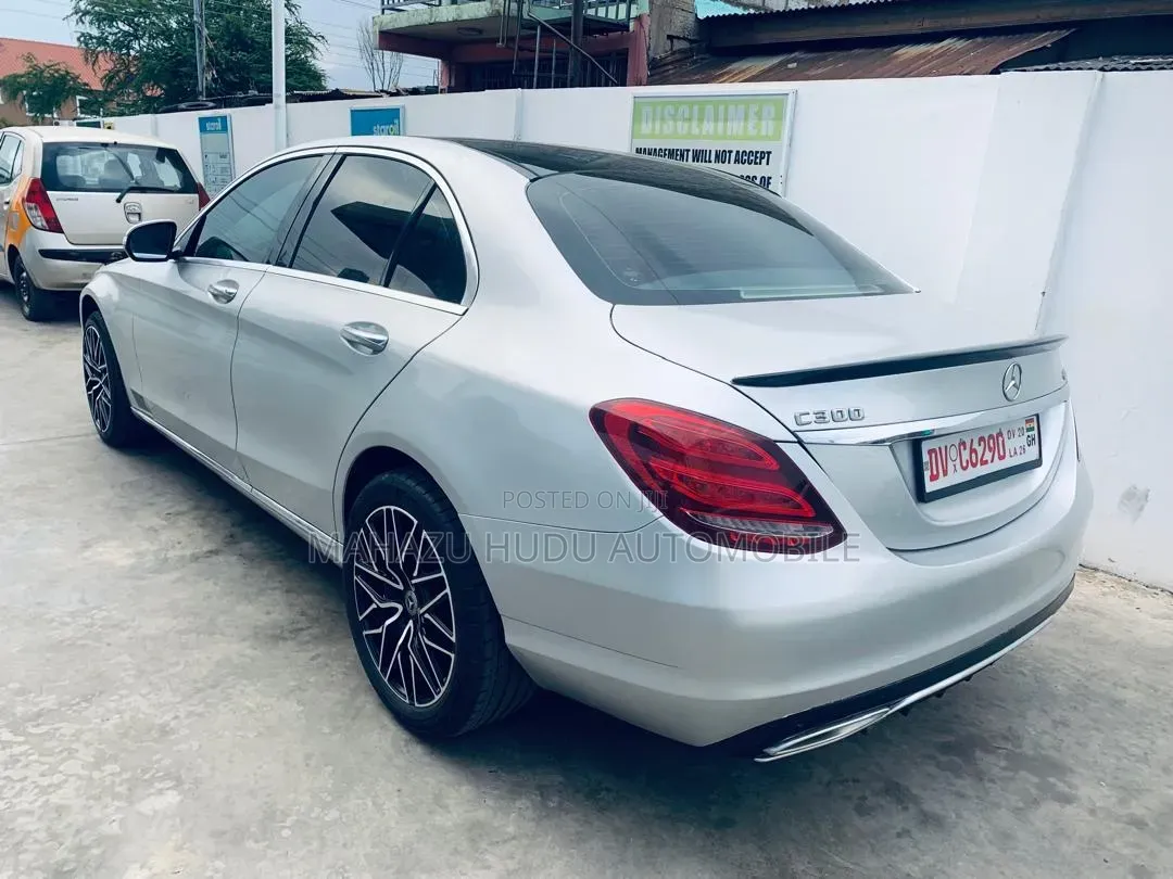 Mercedes-Benz C300 Luxury 4dr AWD 4Matic Sedan (2.0L 4cyl 7A) 2015 Silver