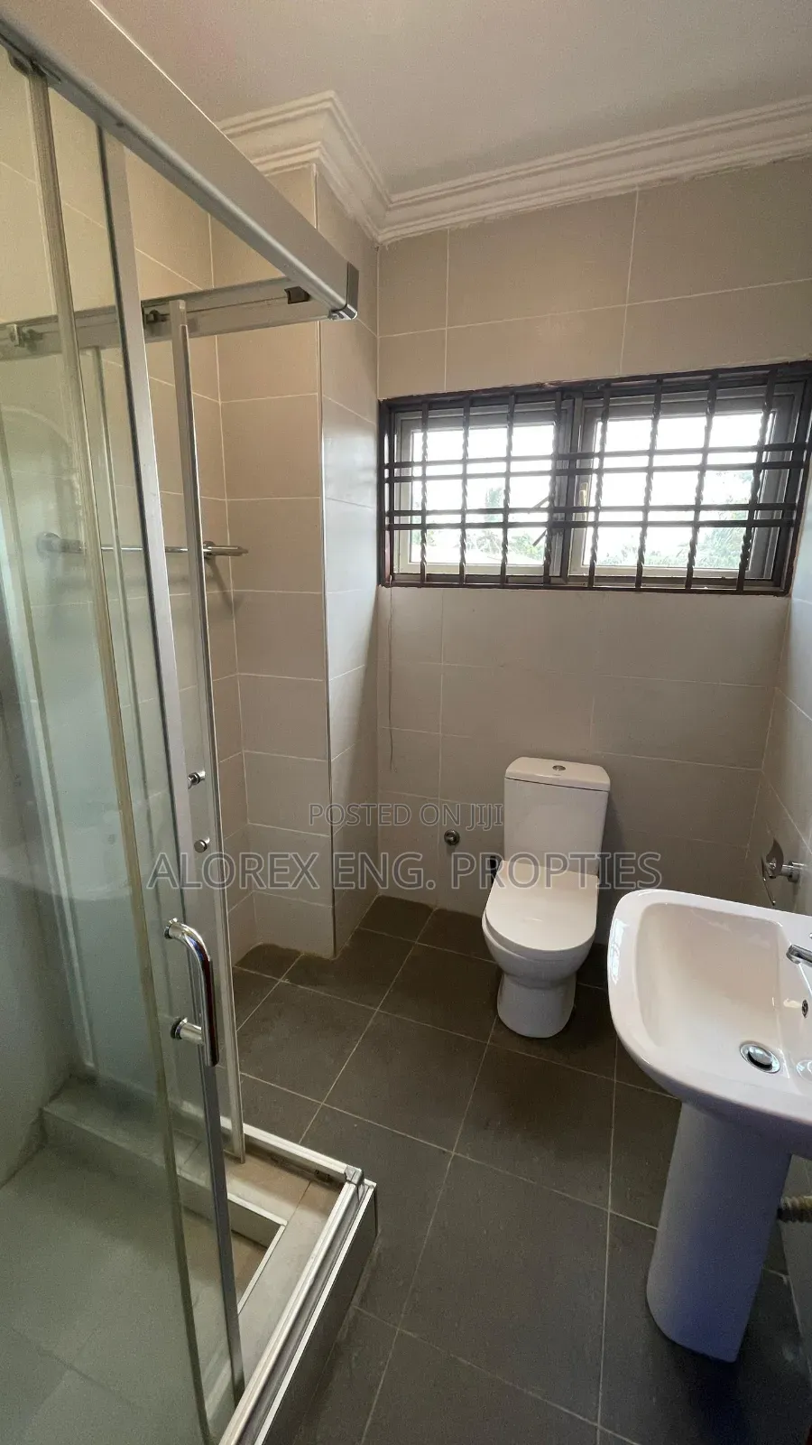 Furnished 3bdrm Apartment in Adenta, Frafraha for sale